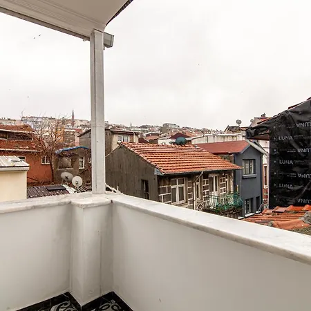 Chic In Balat, Fatih With Balcony Стамбул