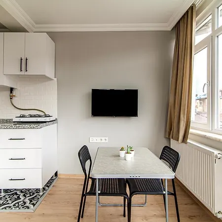 Appartement Chic In Balat, Fatih With Balcony